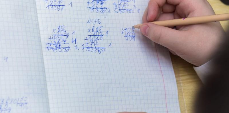 Tulisan Cakar Ayam Petanda Awal Anak Alami ADHD? Ibu Ayah Kena Pantau Ini!