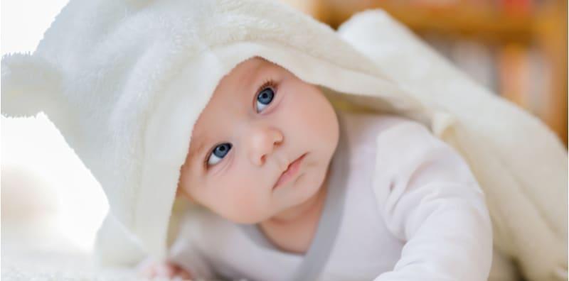 Ibu Ayah, Kalau Bayi Gemar Gosok Mata, Perhatikan Tanda Ini, Takut Nanti Jadi Buta!