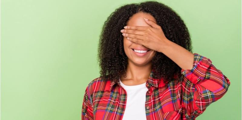 Sukar Bezakan Warna Merah Dan Hijau? Ada Cermin Mata Khas Untuk Si Rabun Warna