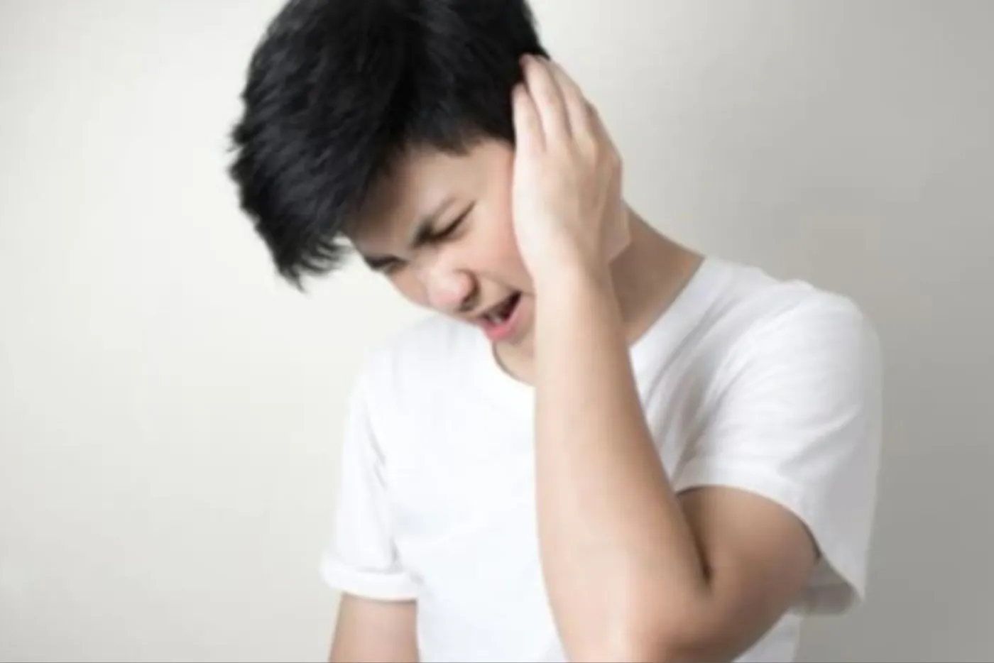 Selain Telan Air Liur, Ada 3 Lagi Cara Hilangkan Telinga Yang Berdengung @ Berdesing!