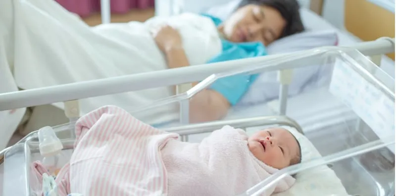 Apa Bayi Buat 24 Jam Selepas Keluar Daripada Perut Ibu? Fakta #4, Baby Tak Perlu Mandi!