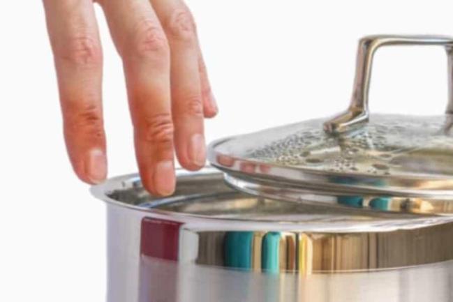 Kulit Melecur Terkena Air Panas Di Rumah? Usah Panik, Rawat Guna 10 Cara Ini