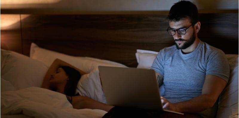 Orang GILA KERJA Ada Masalah Mental, Cuba Periksa Tanda-tanda Ini!