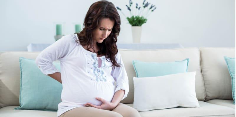 Tanpa Ubat, Atasi Sakit Belakang Semasa Mengandung Dengan 3 Teknik Regangan Ini!