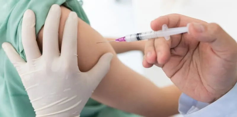 Alami Kesan Alergi Teruk Selepas Suntikan Vaksin COVID-19? Ini Yang Anda Perlu Tahu