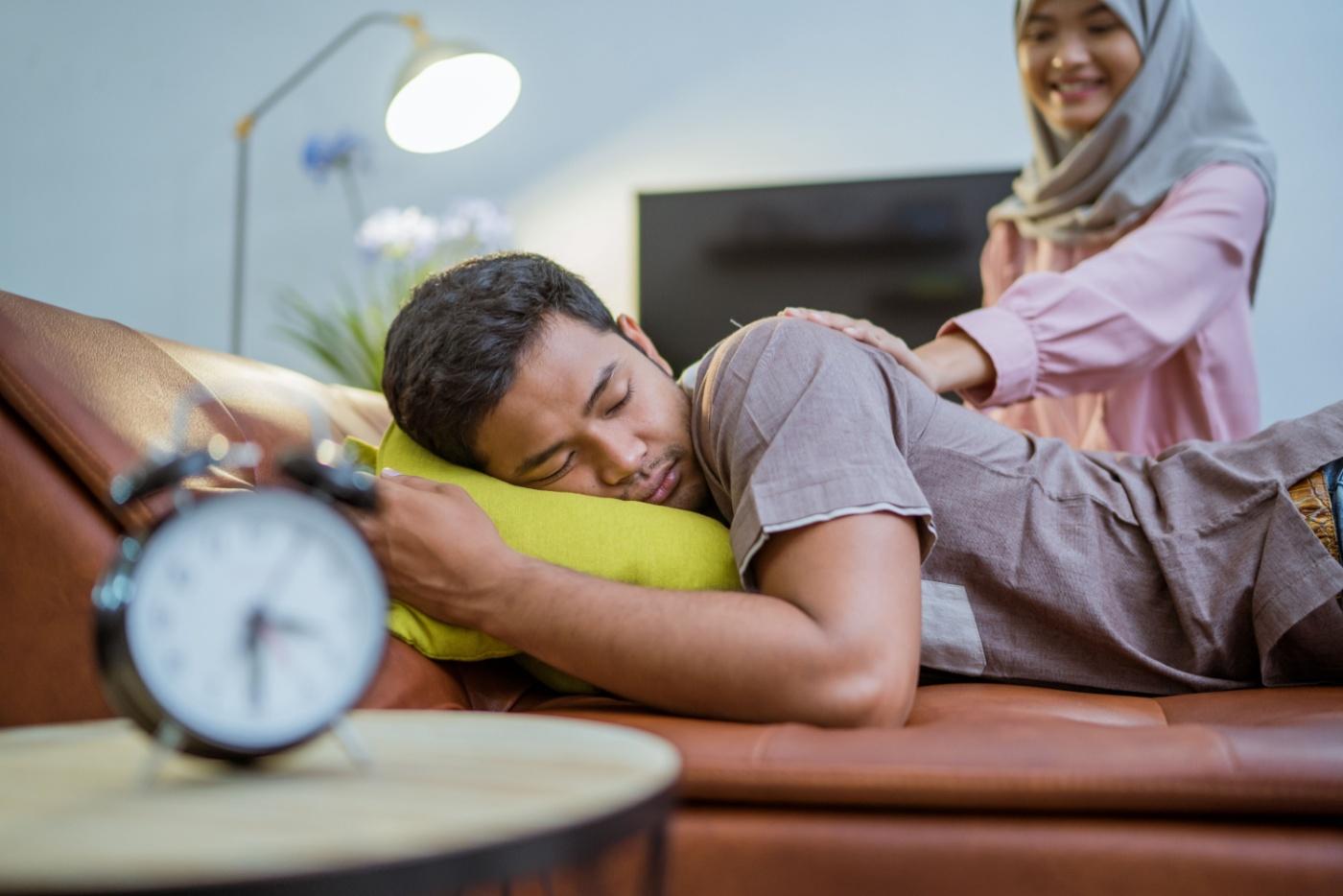 Kerap Tidur Waktu Bulan Puasa? Ini Posisi Tidur Terbaik Untuk Kesihatan Tubuh Anda!