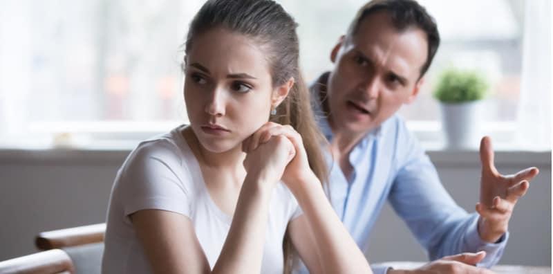 Pasangan Suka Lakukan 'Silent Treatment' Jika Bergaduh? Ini Namanya Toksik DERA EMOSI