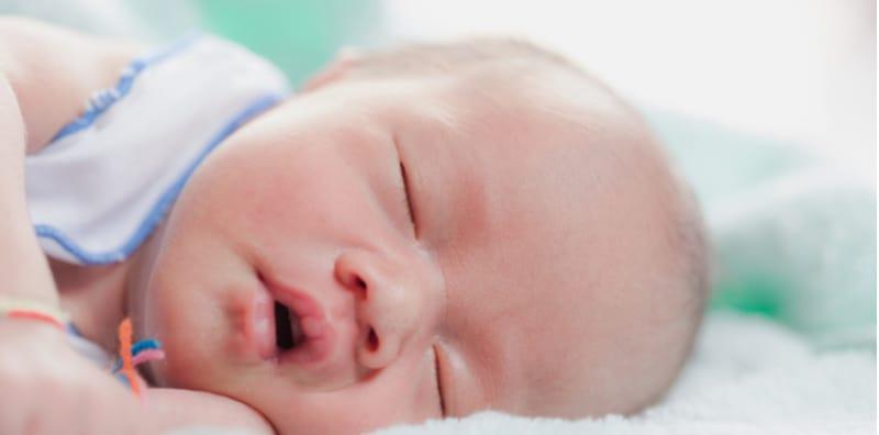 Terkejut Dengar Bayi Berdengkur, Bahaya Jika Ia Muncul Bersama Simptom Lain!