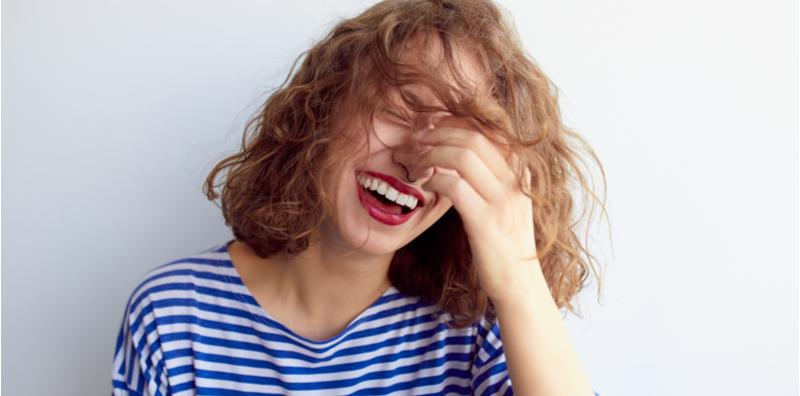 Nak Rasa Gembira Walaupun Sekejap? Buat 7 Perkara Ini, Tak Sampai 30 Saat, Hidup Anda Riang!