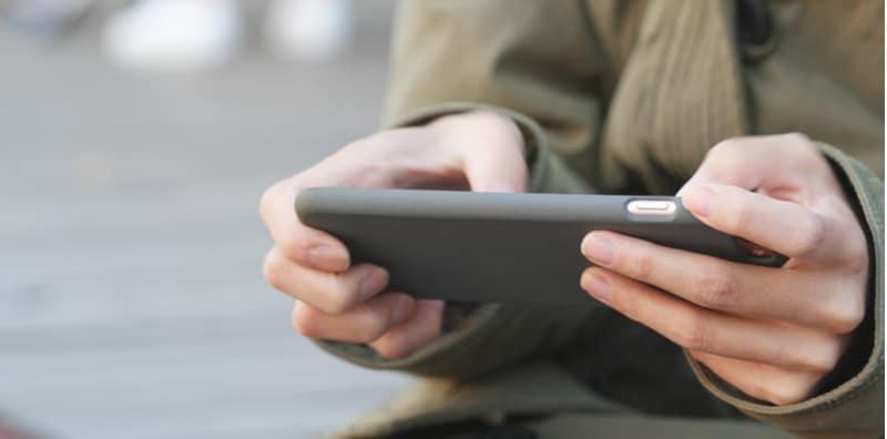 Anak Muda, Jangan Main 'Game' Di Telefon Terlalu Lama, Ada Risiko Terkena Sindrom Ini!