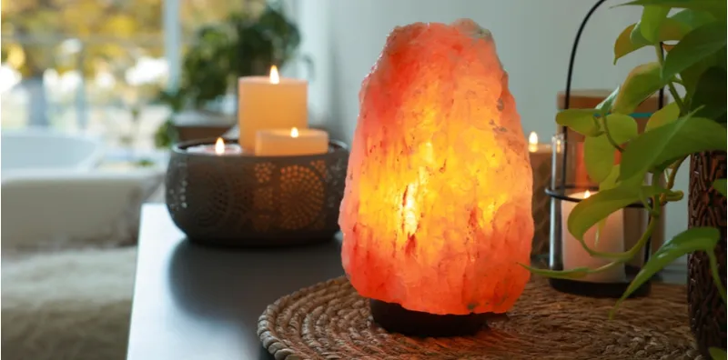 Simpan Lampu Garam Dalam Rumah Untuk Rawat Resdung? Baca Ini Sebelum Beli!