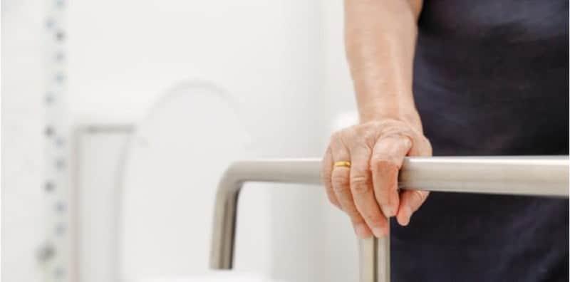 Orang Tua Kena Baca Ini Jika Alami Kencing Tak Lawas! #4 Itu Paling Penting