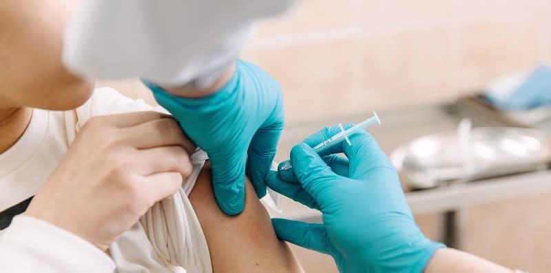 Vaksin COVID-19 Kini Telah Tiba! Kenali Jenis Vaksin Yang Bakal Anda Terima Nanti