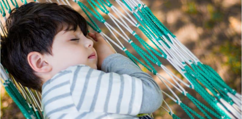 Si Kecil Sudah Tidak Perlukan Tidur Siang? Mama, Kenal Pasti 6 Tanda Ini