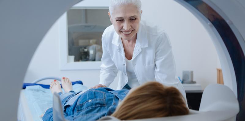 Terapi Radiasi Memang Bermanfaat Buat Pesakit Kanser Usus, Tapi Anda Boleh Alami 9 Kesan Ini