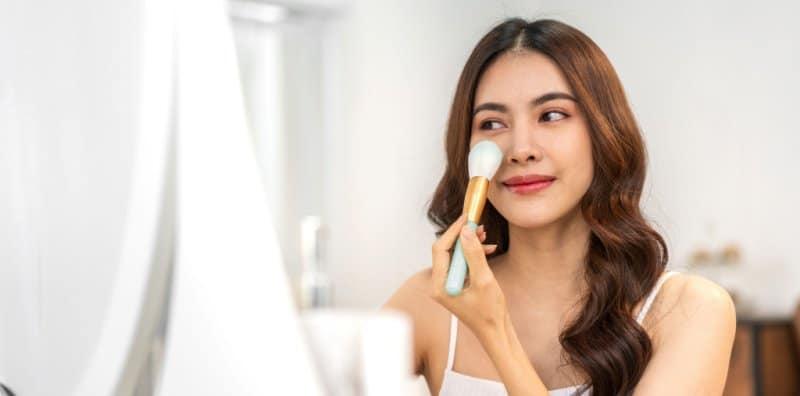 Ini 5 Punca Jerawat Muka Tumbuh Sebab Cara Solekan Anda!