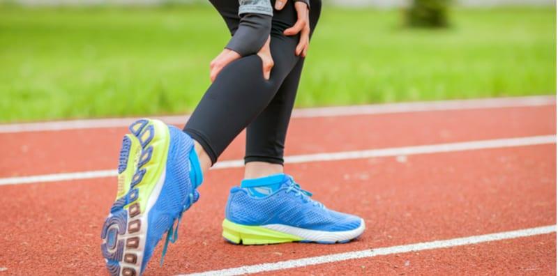 Ini 3 Langkah Awal Untuk Legakan Kaki Yang Kram Lepas Bersukan & Bangun Tidur!