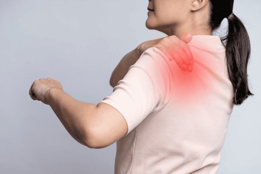 Sakit Bahu Sebelah Kanan? Ini 4 Punca Mengapa Anda Sering Lenguh Bahu