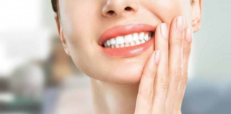 Kenapa Gusi Asyik Terasa Gatal? Selain Mulut Tak Bersih, Ada Penyebab Lain Juga!