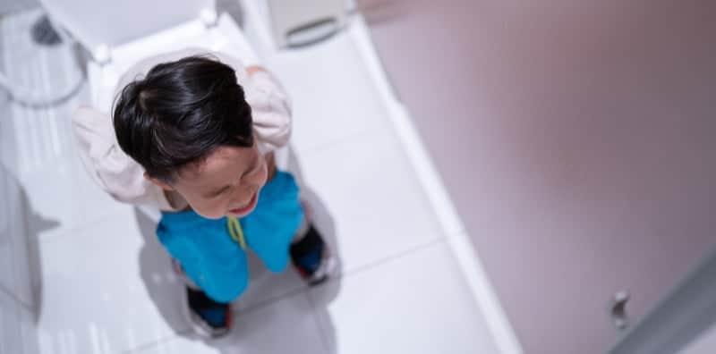 Pelbagai Faktor Boleh Jadi Punca Anak Sembelit! Cuba 7 Tip Ini Untuk Atasinya