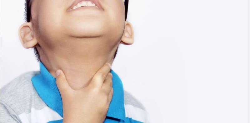 Si Kecil BERISIKO Terkena Difteria! Ibu Perlu Kenal Pasti Simptom & Puncanya