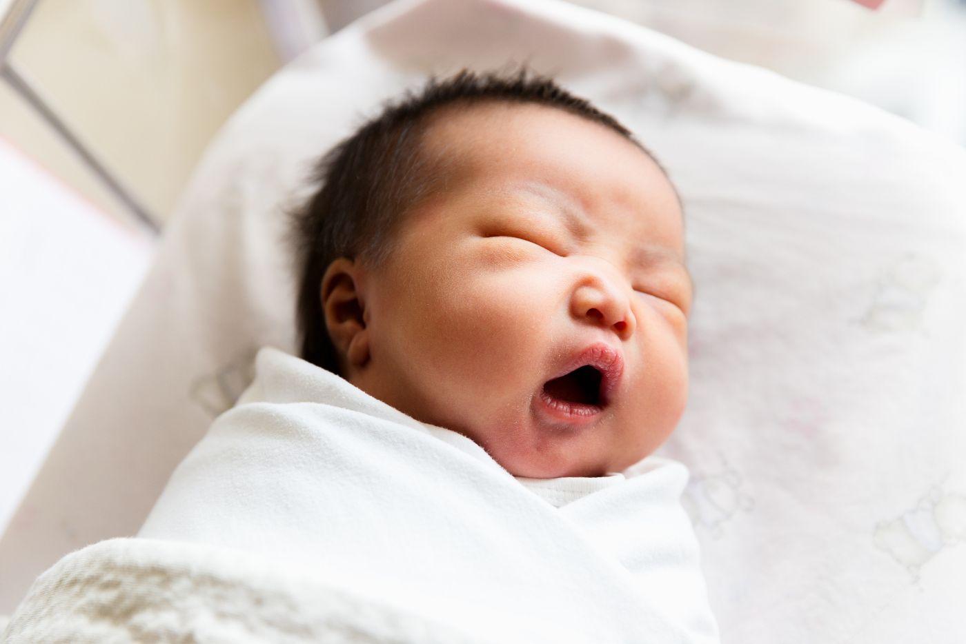 Bayi Kerap Tidur Dengan Mulut Terbuka? Ini 5 Puncanya