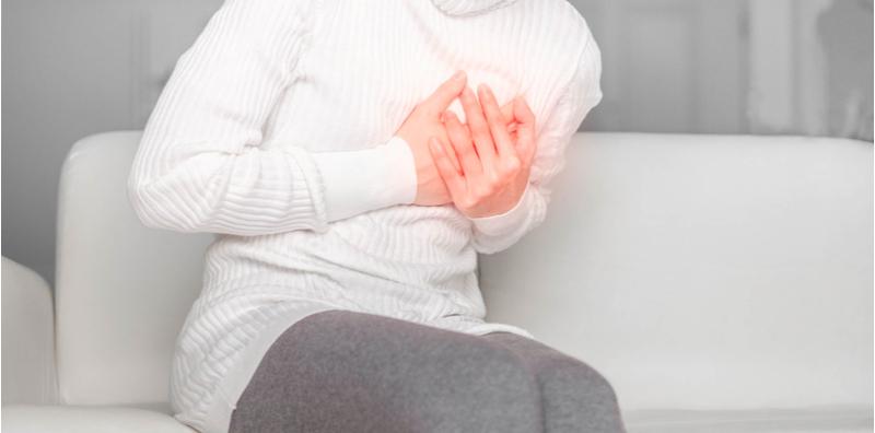 Wanita Hampir Menopaus Selalu Rasa Sakit Dada? Ini Petanda Masalah Jantung!