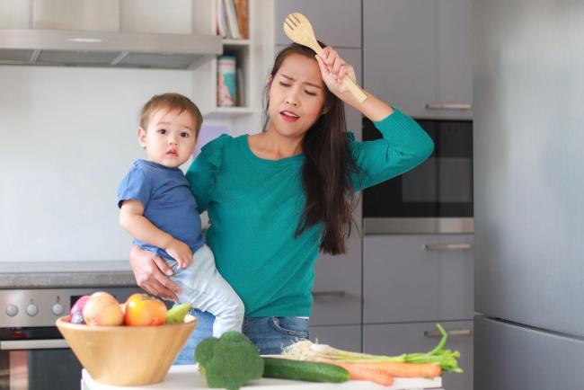 Ibu Tidak Sihat, Tapi Perlu Menjaga Anak Kecil? Ini Tip Untuk Anda