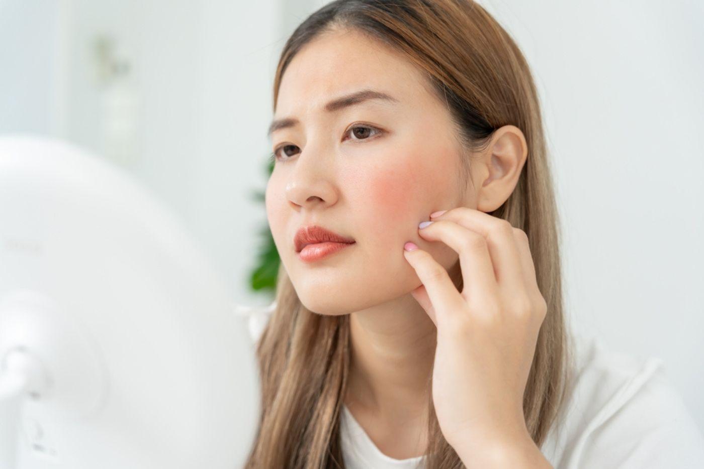 Orang Kulit Sensitif Tak Boleh Guna Sebarangan Produk? Ini 5 Mitos Popular Kulit Sensitif