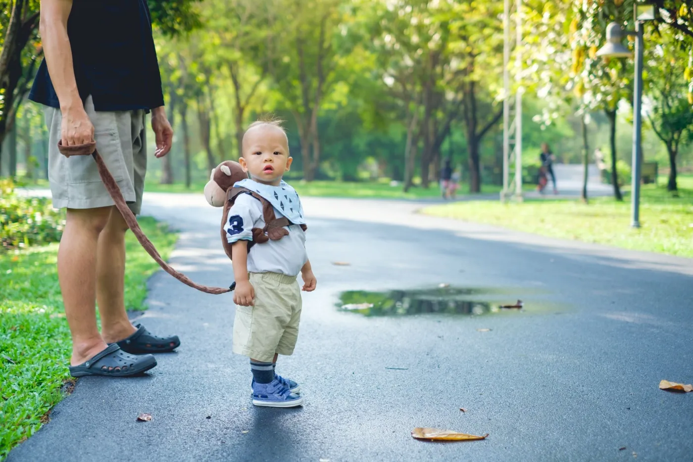 Tali Ikat Tangan Anak Untuk Keselamatan? Ini 8 Sebab Perlu Pakaikan Harness!