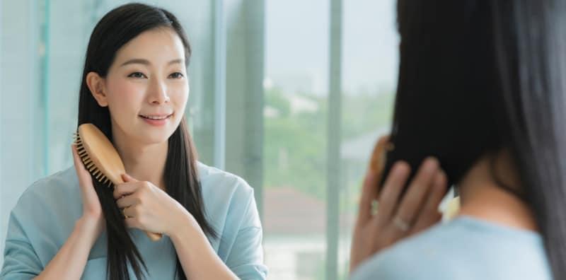 Salah Sikat Rambut Boleh Buat Botak! Ikut 4 Cara Betul Ini