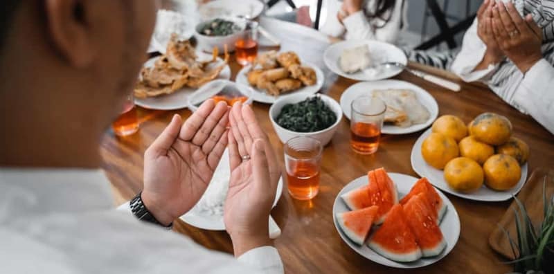 Tak Nak Berat Turun Masa Puasa? Ini 5 Menu Diet Tambah Berat, Pasti Berhasil!