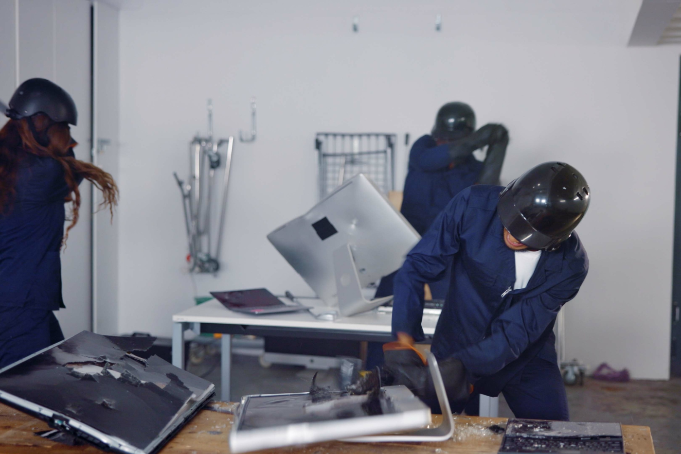 Pecahkan Barang Dalam Bilik Lepaskan Marah, Adakah Berkesan Tangani Stres?