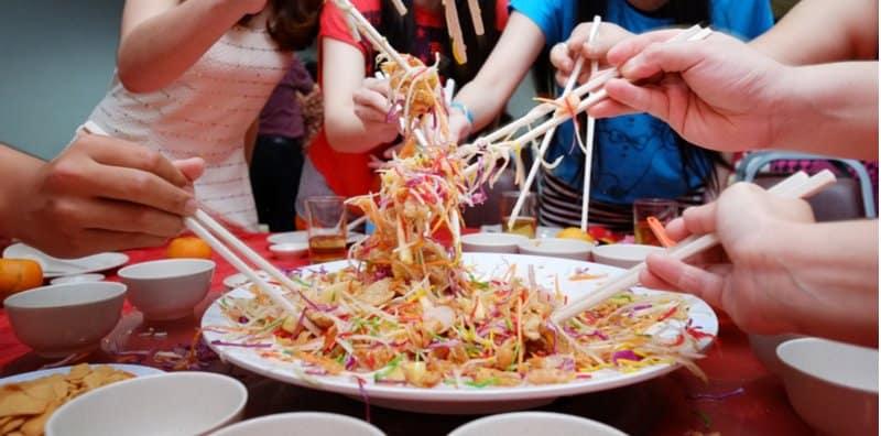 Takut Rosak Diet? Ikut 5 Cara Ini Untuk Kekal Langsing Semasa Tahun Baru Cina!