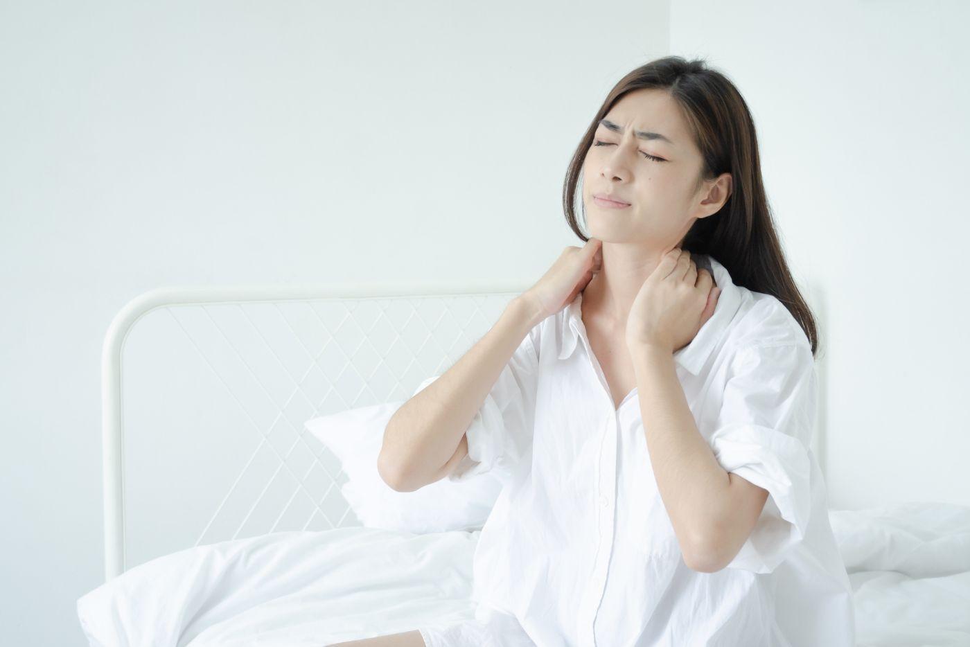 Selalu Sakit Leher Ketika Bangun Pagi? Mungkin Bantal Anda Dalangnya!