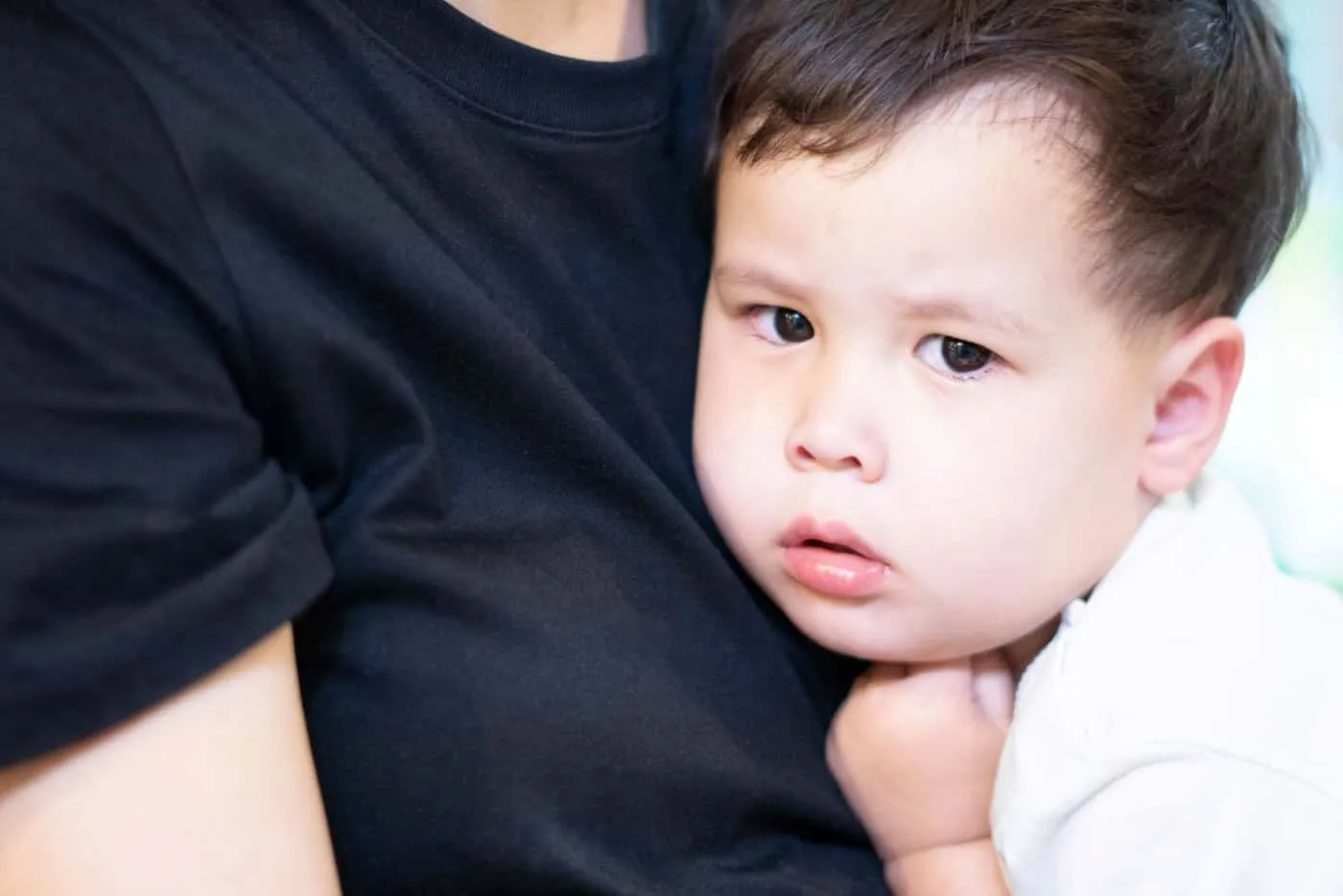 Bayi Menangis Minta Didukung? Ini Tip Uruskan Anak Clingy Untuk First Time Mommy