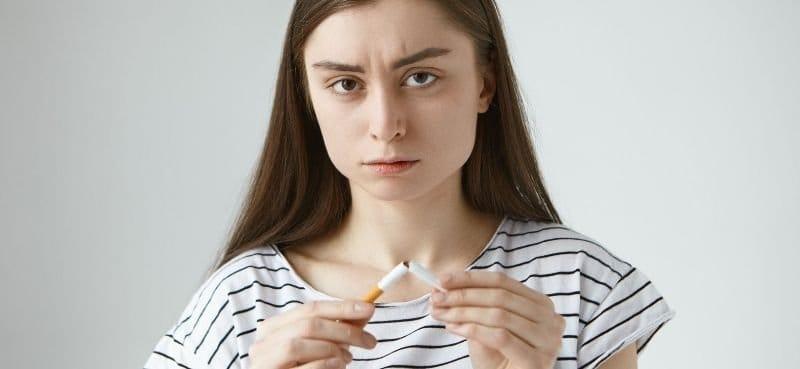 4 Sebab Mengapa Wanita Perlu BERHENTI Merokok! Sayangilah Diri Anda!