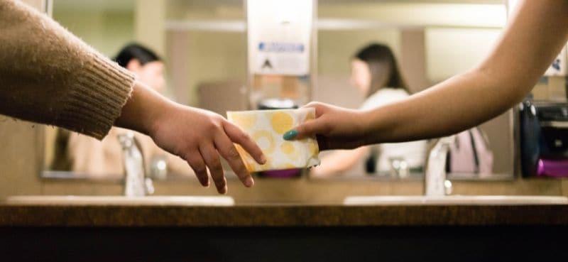 Sakit Perut Senggugut Di Pejabat? Ini 6 Cara Untuk Kawal Selain Ambil Ubat!