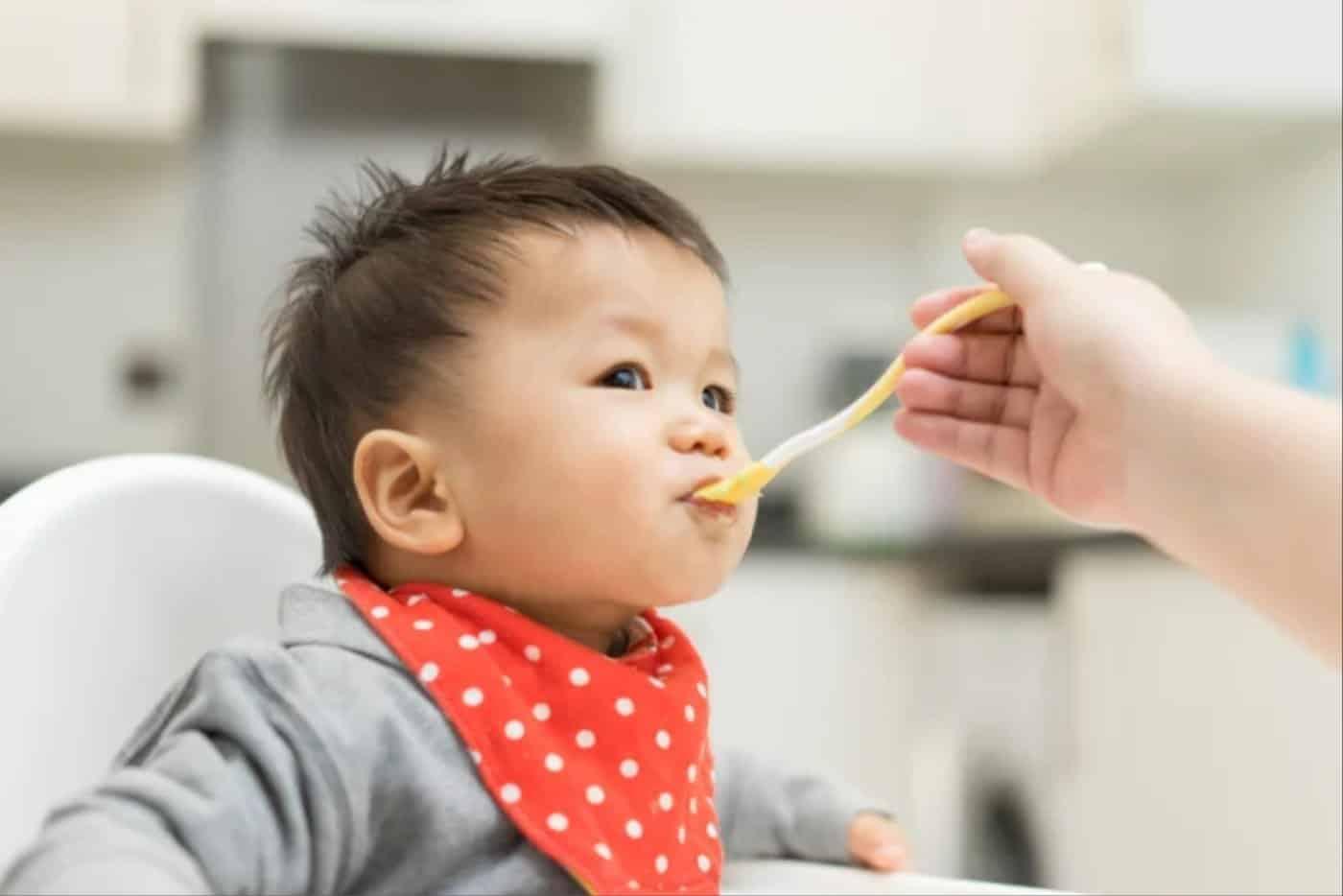Bayi 6 Bulan Makan Berapa Kali Sehari? Ini Cara Nak Tahu Bayi Kenyang Atau Lapar!