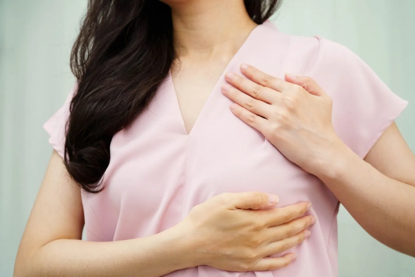 Psstttt... Ini Rahsia Jaga Payudara! Urut 15 Minit Setiap Hari, Suami Pun Boleh Tolong!