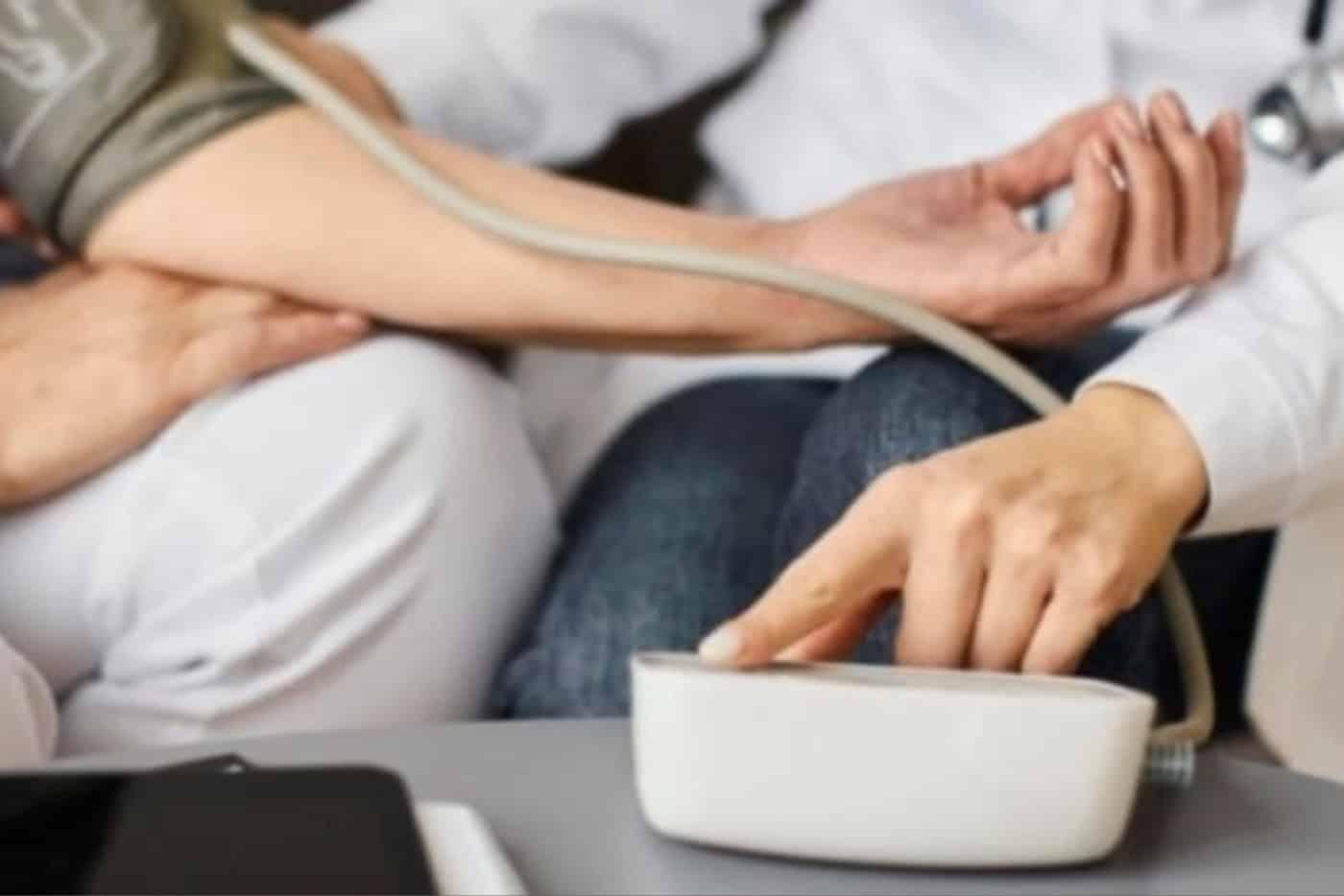 Alat Ukur Tekanan Darah Digital VS Konvensional, Yang Mana Lebih Tepat?