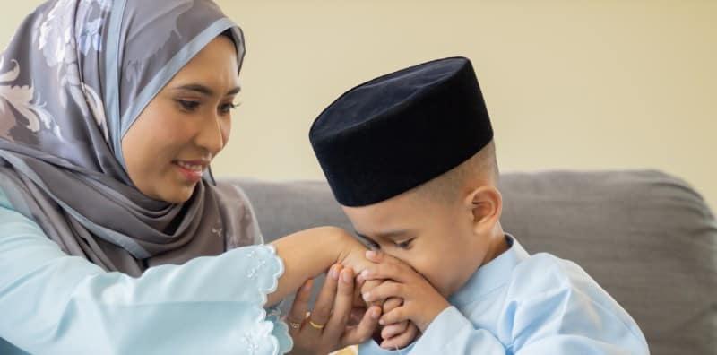 Ibu Ayah, Usah Paksa Anak Peluk Salam Orang, Tapi Cuba Tukar Kepada 5 Cara Ini!