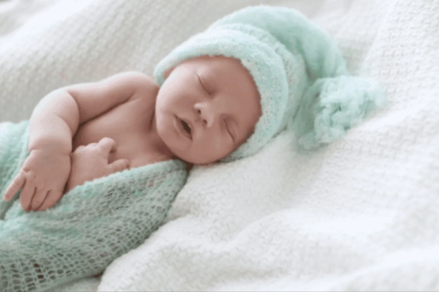 Sunatkan Bayi Perempuan Masa Kecil, Bila Waktu Yang Sesuai? Parents WAJIB Ambil Tahu!