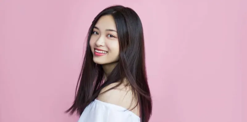 Usia Meningkat, Rambut Pun Makin Nipis? Ini Tip Beli Produk Lebatkan Rambut Di 'Drugstore'!