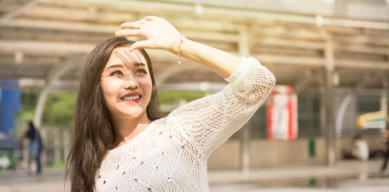 Jenis Kulit Kombinasi? 4 Bahan Ini Wajib Ada Di Dalam Sunscreen, Barulah Berkesan!