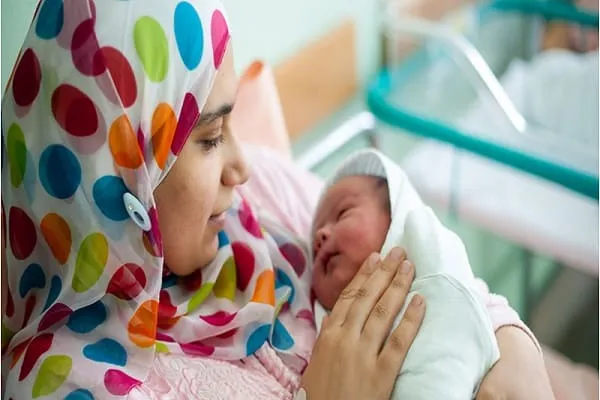 cara azan bayi