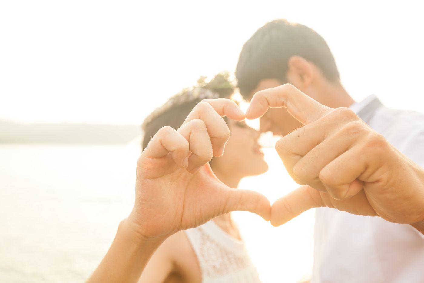 7 Teknik Bercium Yang Suami Isteri Kena Arif, Lidah Main Peranan Penting!