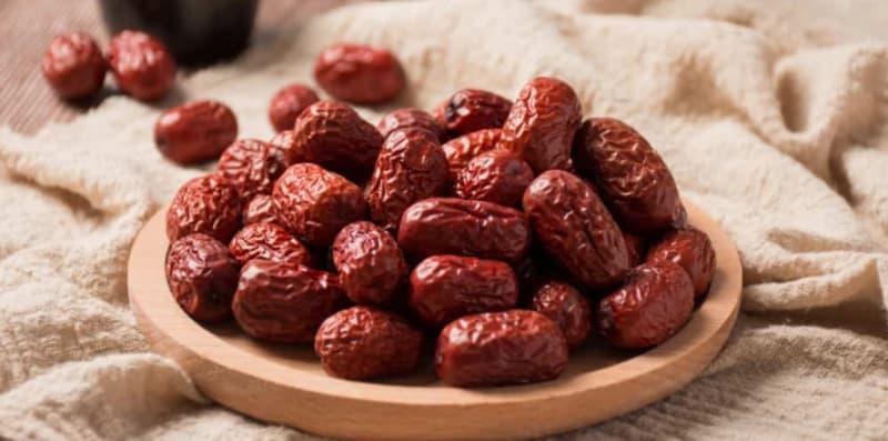 Selalu Makan Kurma Hitam, Jangan Tak Tahu Kurma Merah Pun Ada Banyak Khasiat!