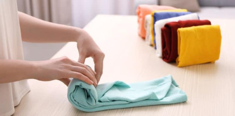 4 Cara Lipat Baju Yang Paling Senang Dan Cepat, Tak Sampai 5 Minit Sudah Siap!