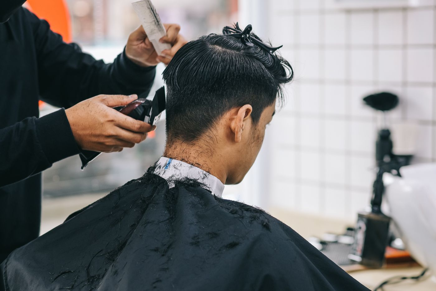 Orang Lelaki Pun Kena Jaga Rambut, Buat 6 Petua Ini Agar Rambut Tak Mudah Gugur!